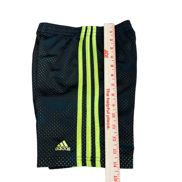 Adidas Athletic Shorts Boys Sz 6 barely used - Picture 2 of 6